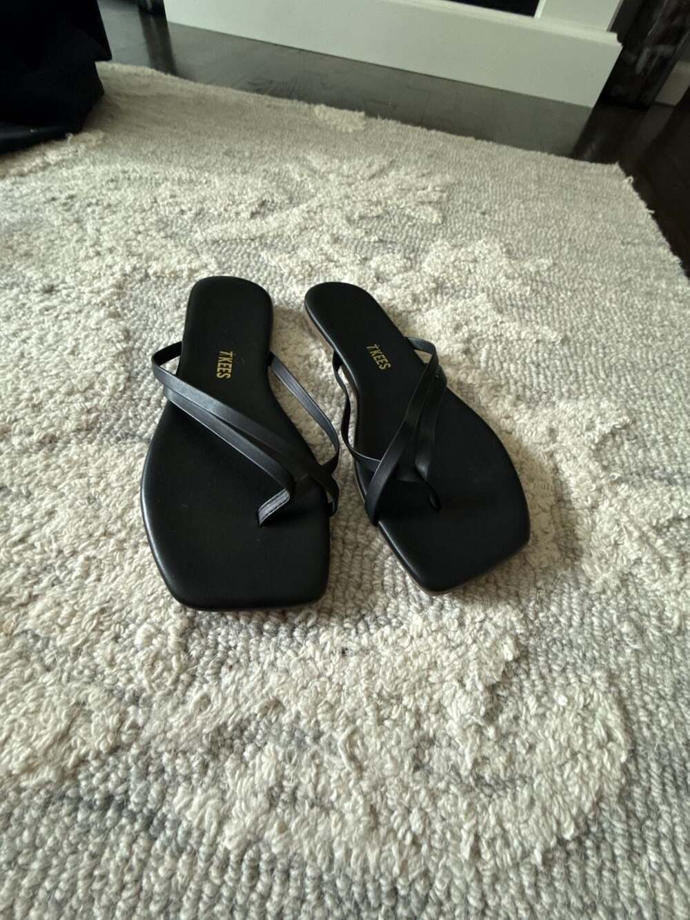 TKEES Women's Square Toe Lily Flip Flop, Black, Size 8 - Picture 2 of 4
